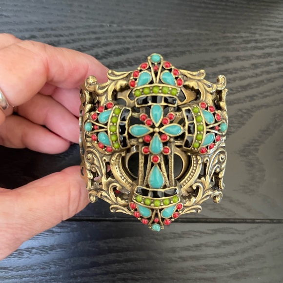 Cuff Bracelet - Picture 4 of 7